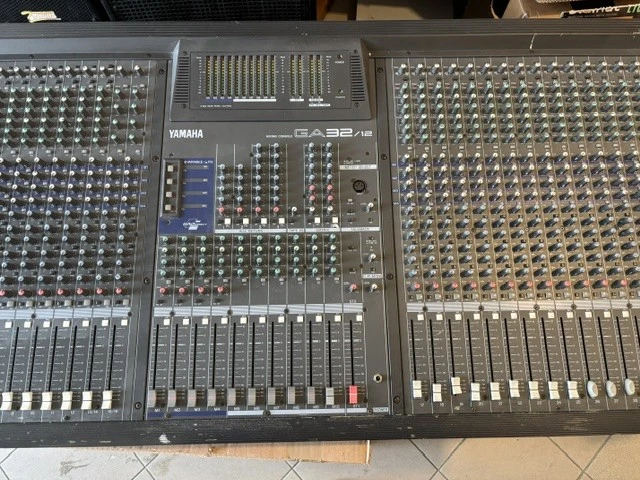 Κονσόλα Yamaha GA32/12