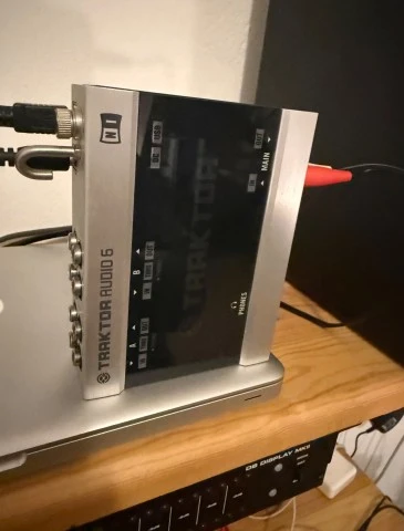 Native instruments Audio 6 sound card + 