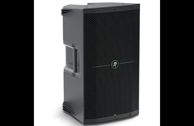 ΖΗΤΕΙΤΑΙ   MACKIE  THUMP 15A. η  215xt.