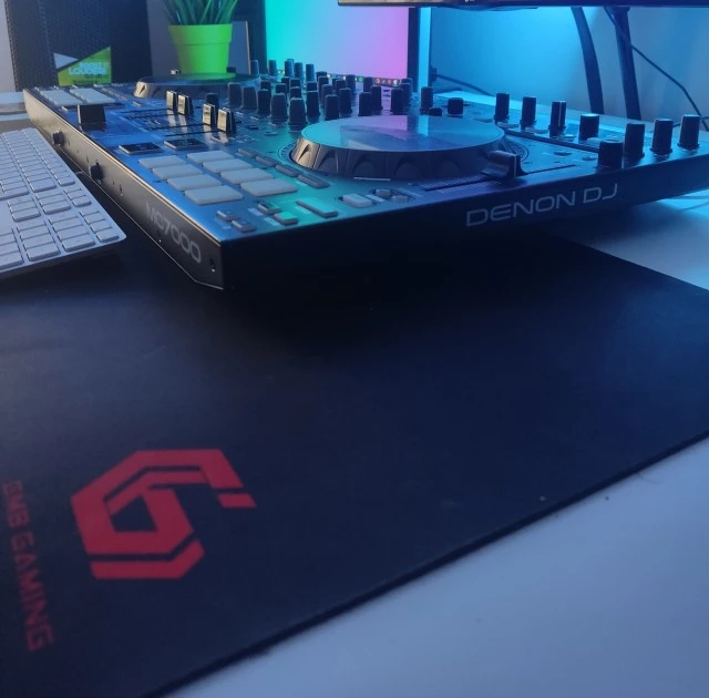 Denon MC7000 Μαζί με Τσάντα Μεταφοράς