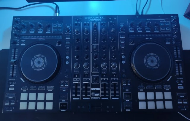 Denon MC7000 Μαζί με Τσάντα Μεταφοράς