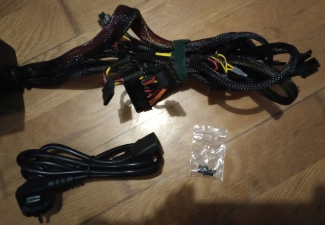 Thermaltake Smart RGB (600W)