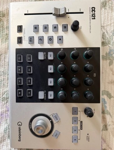 Steinberg CC121 Cubase Controller