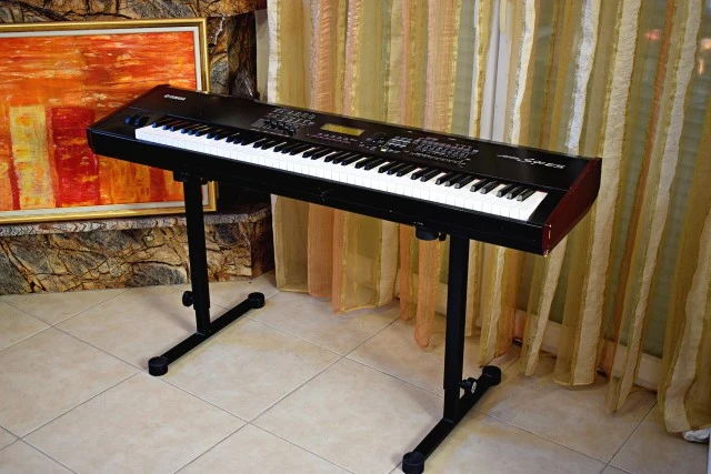 Yamaha S90 ES
