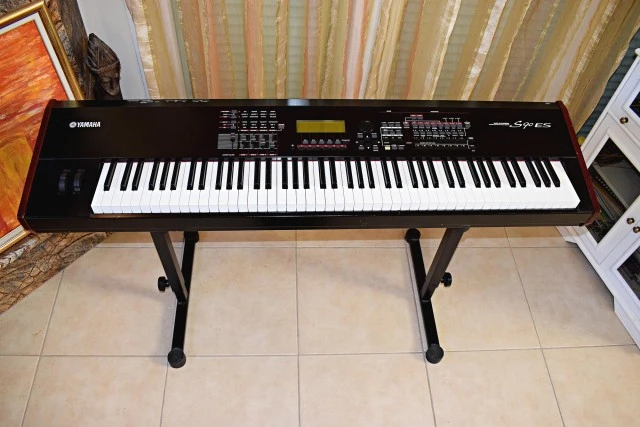 Yamaha S90 ES