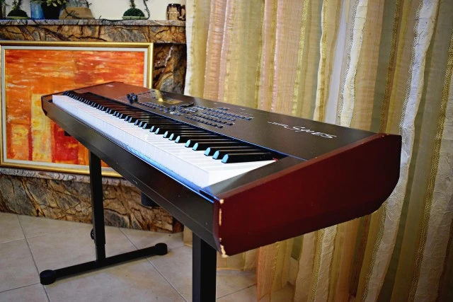 Yamaha S90 ES