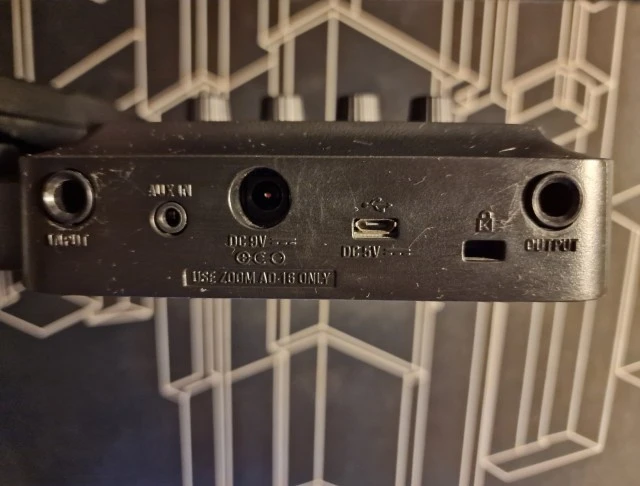 Zoom G1X FOUR multi-effects processor