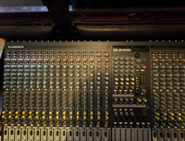 Allen&Heath GL2400
