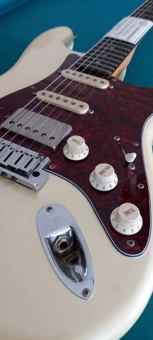 Fender Stratocaster Deluxe 2012