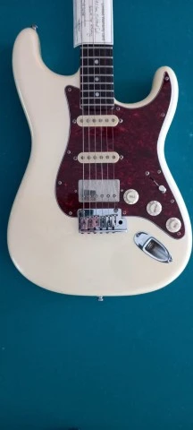 Fender Stratocaster Deluxe 2012