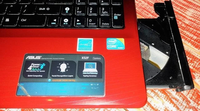 Laptop ASUS i3 15.5 LED