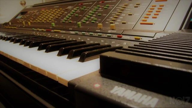 Αρμόνιο, Συνθεσάιζερ, Yamaha PSR 6300