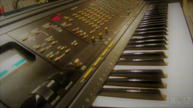 Αρμόνιο, Συνθεσάιζερ, Yamaha PSR 6300
