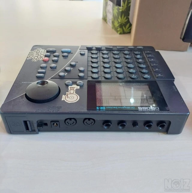 Boss Dr. Rhythm DR-5