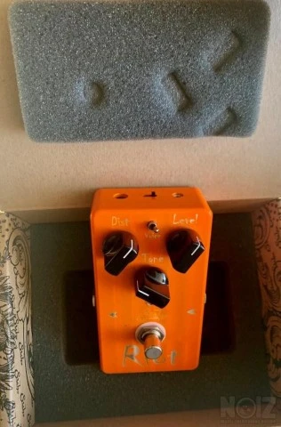 Suhr Riot Distortion Limited Edition Ora