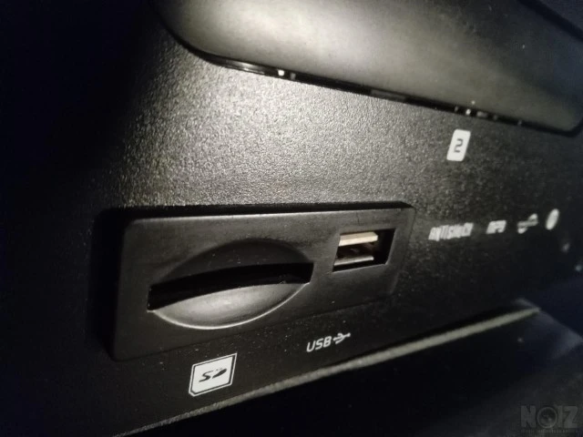 Dj  ΔΙΠΛΟ CDMP3-USB-SD KART ΕΠΑΓΓΕΛΜΑΤΙΚ