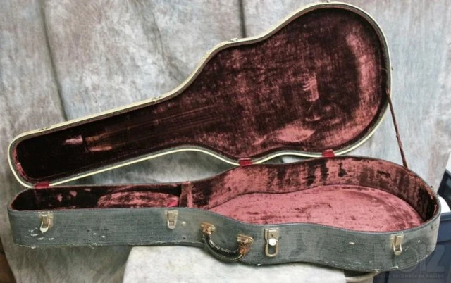 ΖΗΤΕΙΤΑΙ Acoustic  Guitar Case