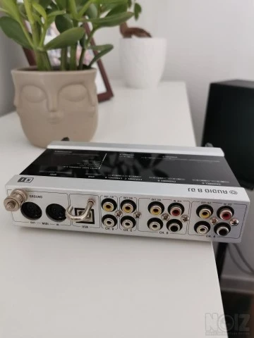 NI Audio 8 Traktor