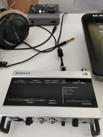 NI Audio 8 Traktor