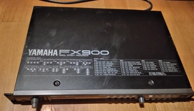 Πολυεφφέ Yamaha FX900 + Foot Controller 