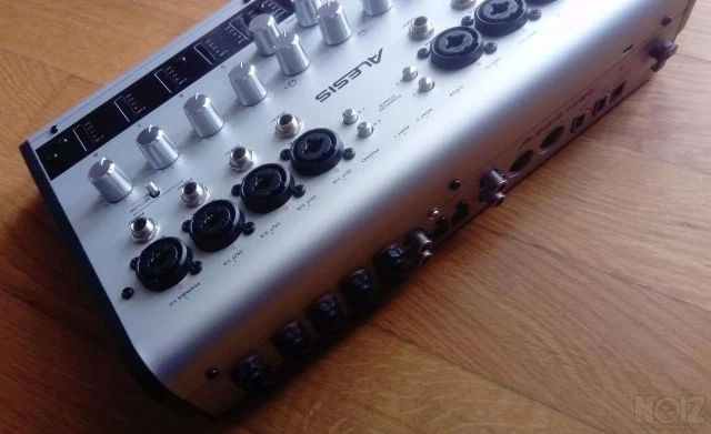 Alesis IO26
