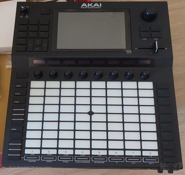 AKAI FORCE MIDI CONTROLER
