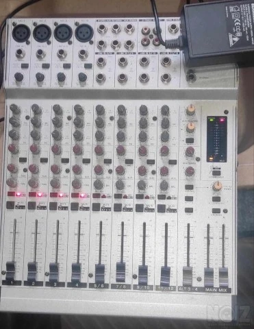 ΚΟΝΣΟΛΑ behringer MX 1604A