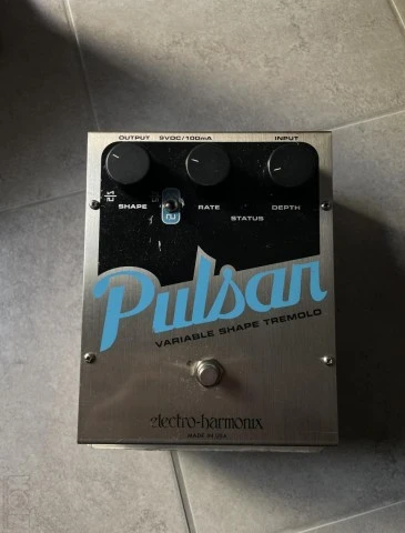 Electro-Harmonix Pulsar