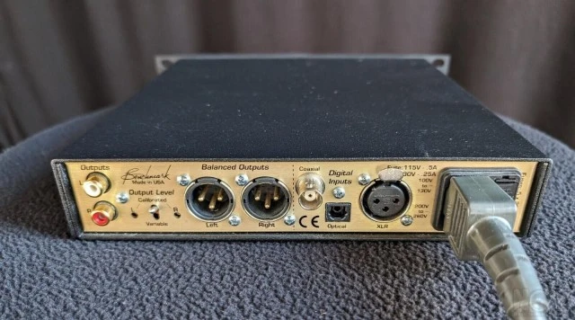 Benchmark DAC1