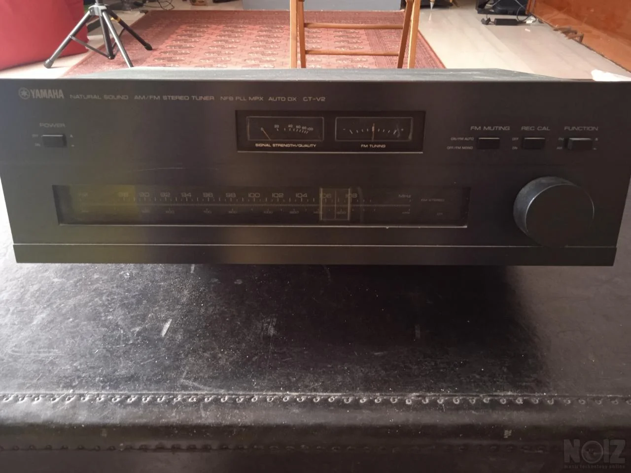 Yamaha AM/FM Stereo Tuner
