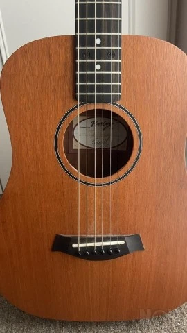 Baby Taylor BT2e