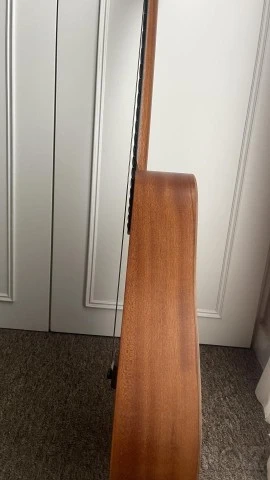 Baby Taylor BT2e