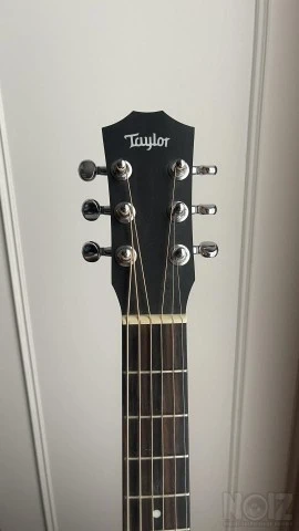 Baby Taylor BT2e