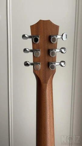 Baby Taylor BT2e