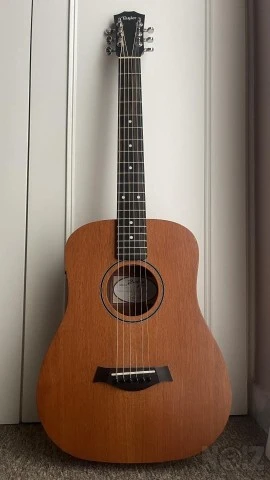 Baby Taylor BT2e