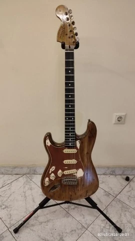Squier by Fender Stratocaster Left Hande