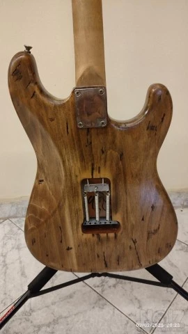 Squier by Fender Stratocaster Left Hande