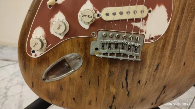 Squier by Fender Stratocaster Left Hande