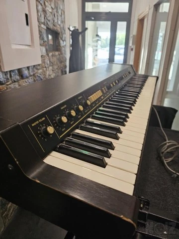 Korg EPS-1