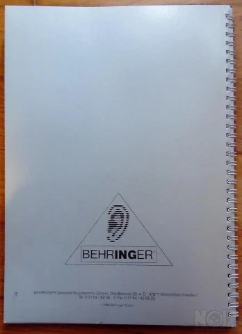 Behringer MX2004A mixer