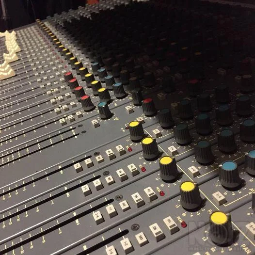 Soundcraft Delta 24/4 Κονσόλα