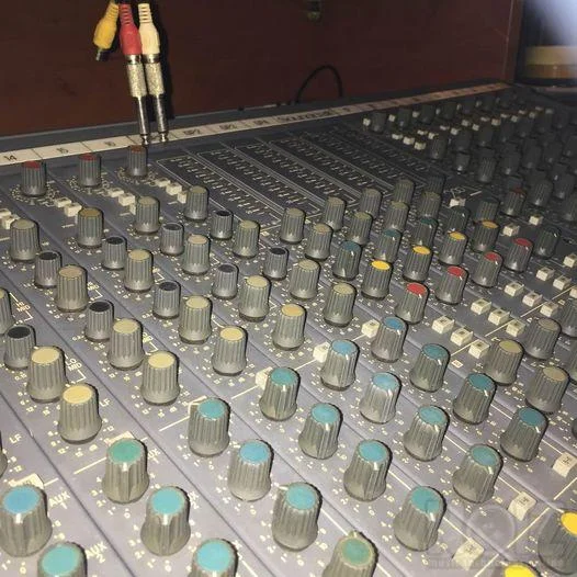 Soundcraft Delta 24/4 Κονσόλα