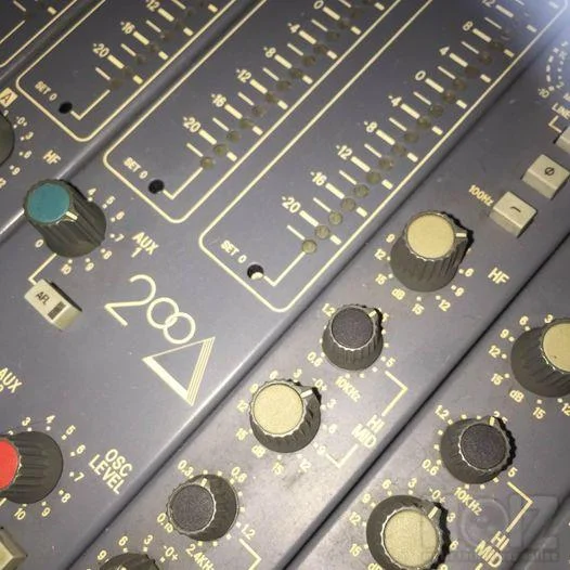 Soundcraft Delta 24/4 Κονσόλα
