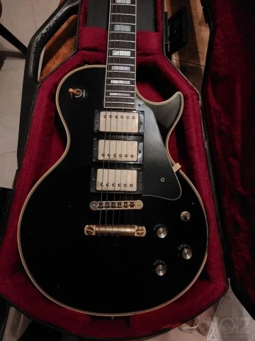 1981 Gibson  Black Beauty 3 pickups
