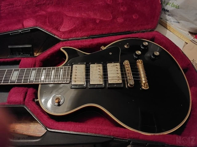 1981 Gibson  Black Beauty 3 pickups
