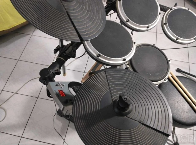 Ηλεκτρονικά τύμπανα Behringer