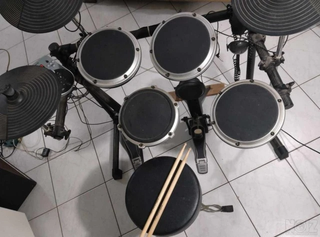 Ηλεκτρονικά τύμπανα Behringer