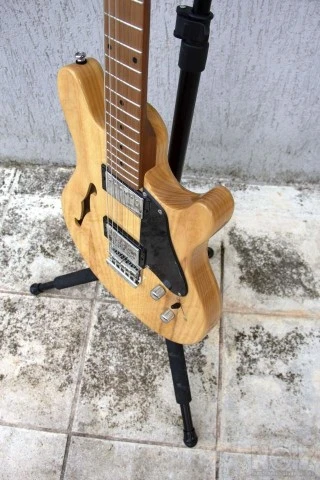 Sterling by Music Man Valentine JV60C NT