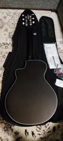 Yamaha APXT2 Cutaway Dark Red