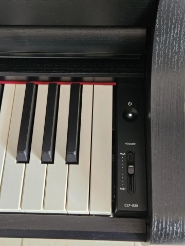 Yamaha CLP-835